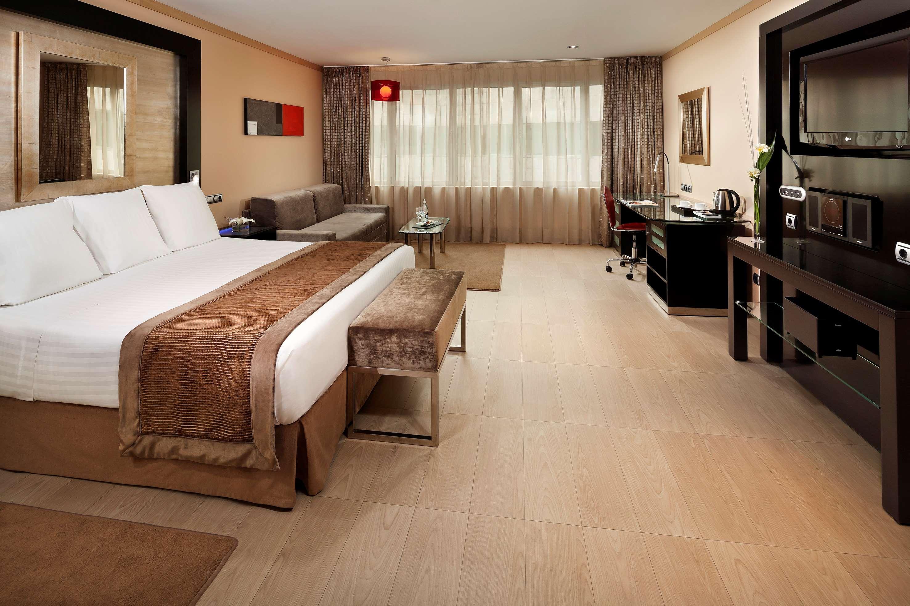 Melia Madrid Princesa Esterno foto A room at the hotel