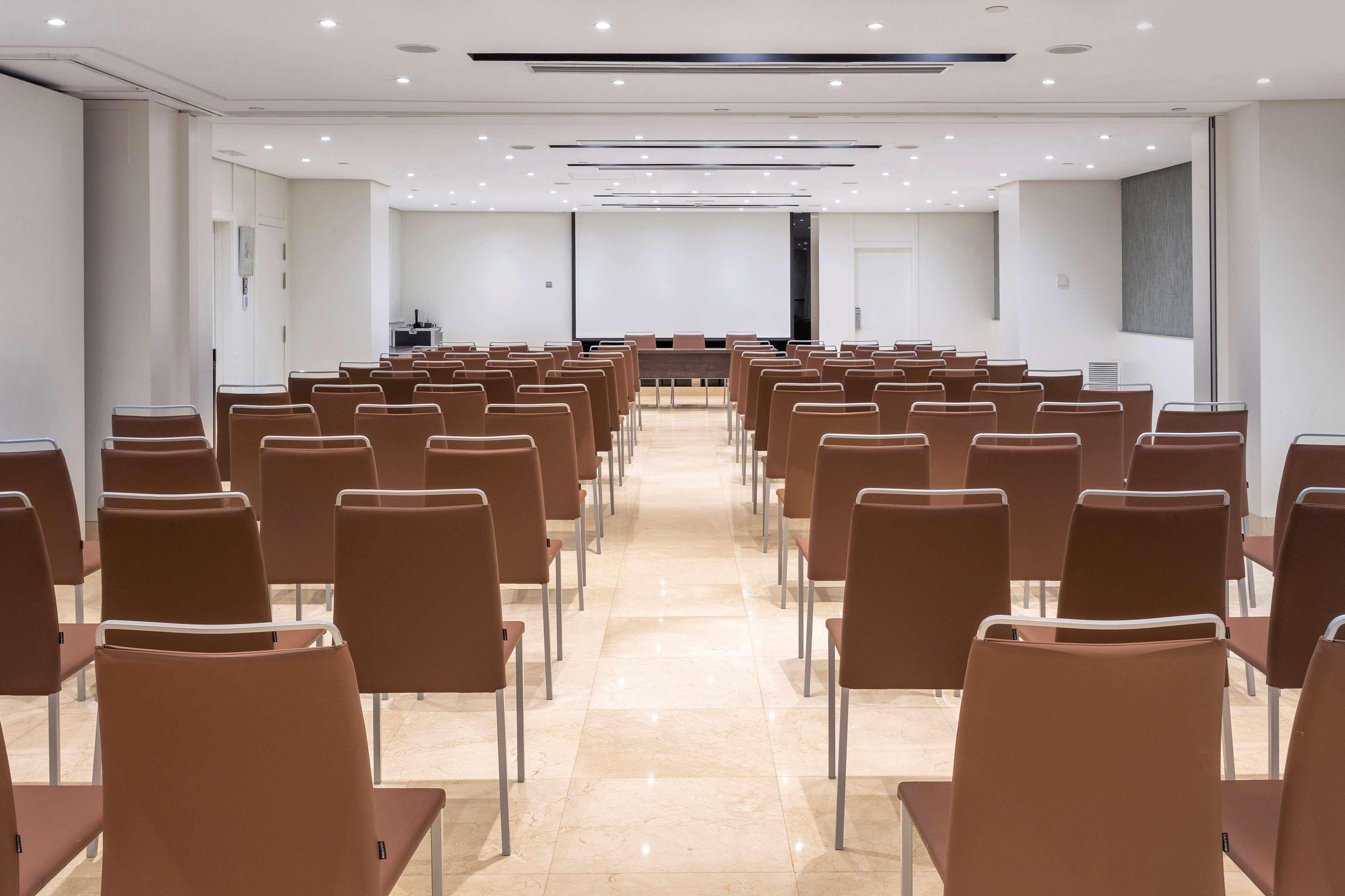 Melia Madrid Princesa Esterno foto Meeting room
