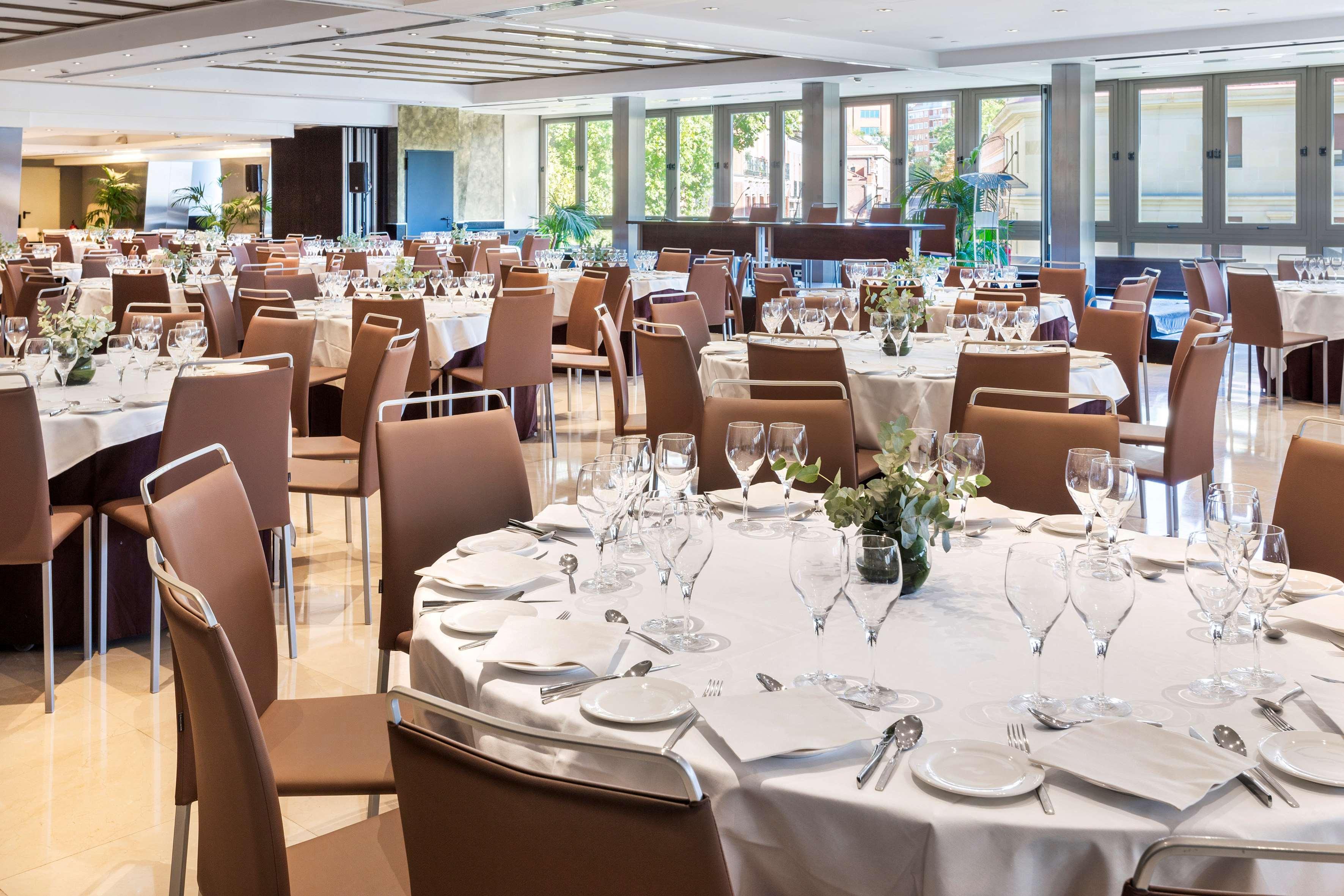 Melia Madrid Princesa Esterno foto The ballroom at the hotel
