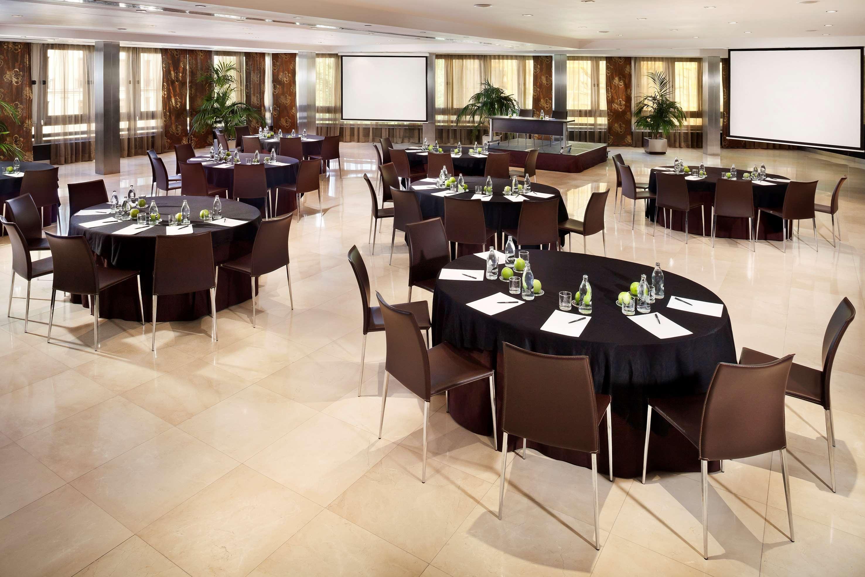 Melia Madrid Princesa Esterno foto The ballroom