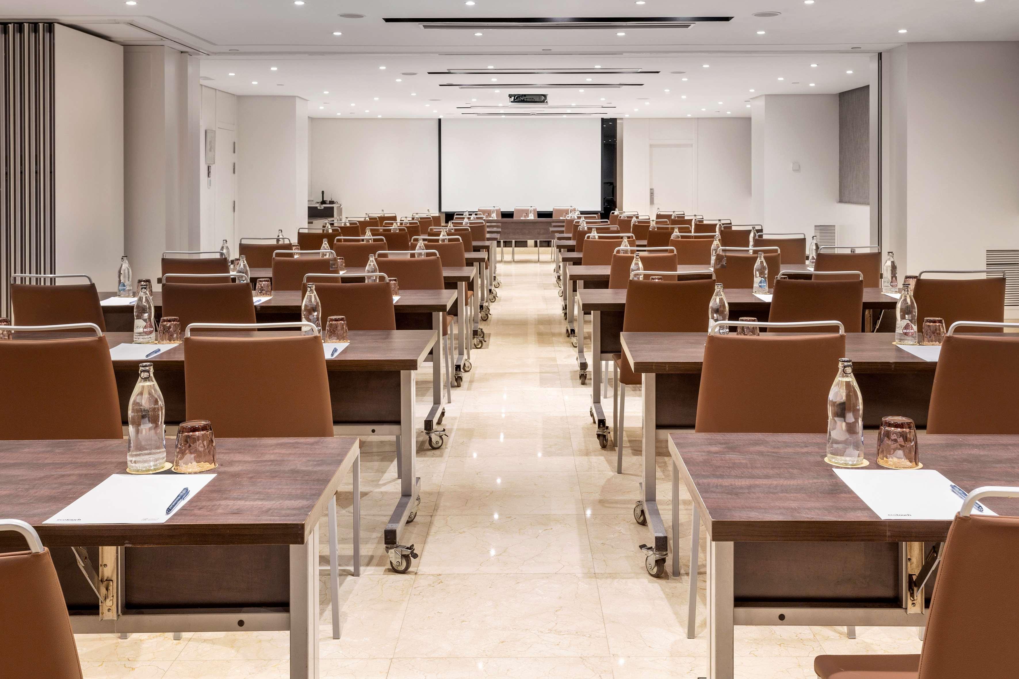 Melia Madrid Princesa Esterno foto Meeting room