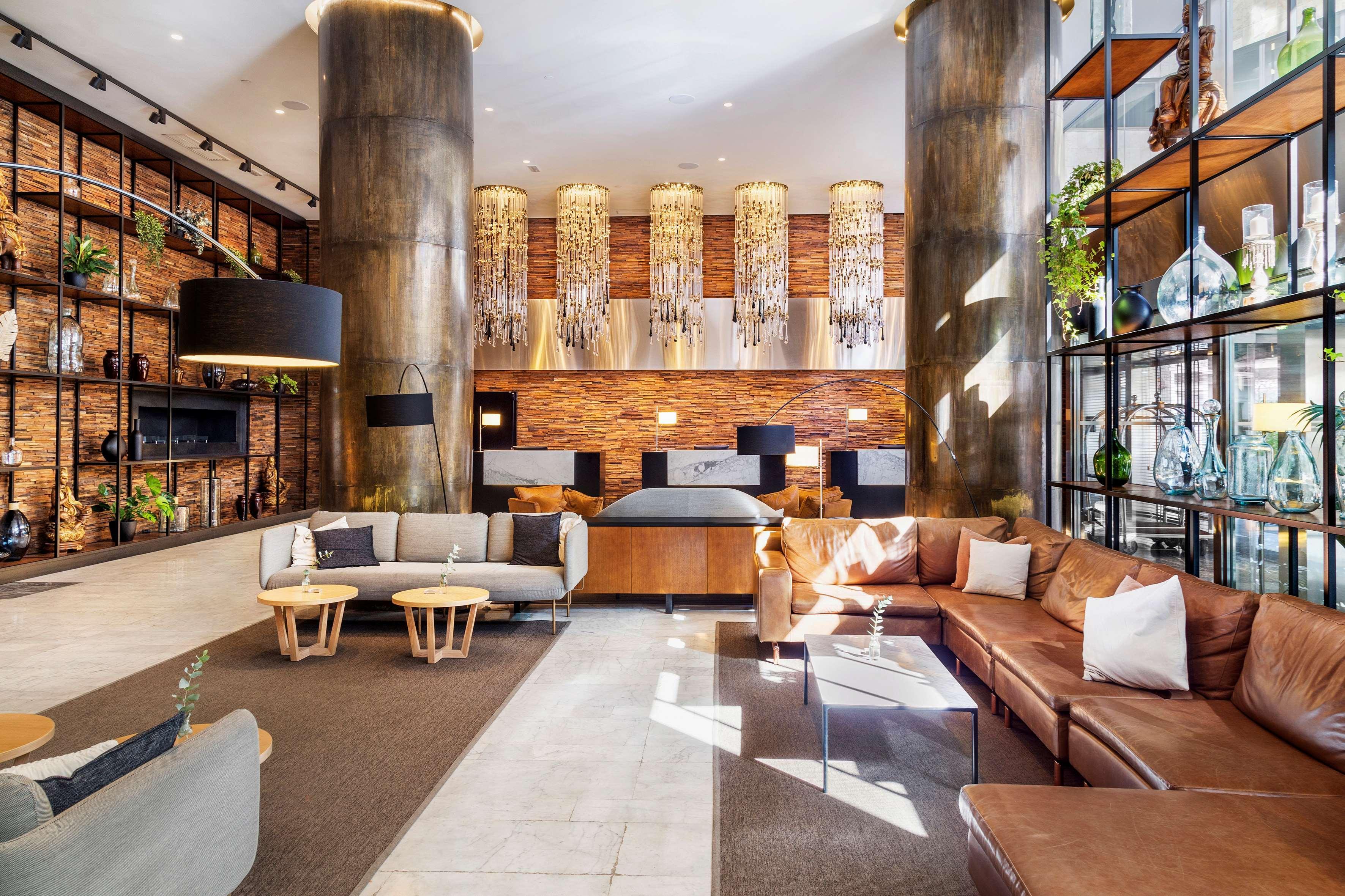 Melia Madrid Princesa Esterno foto The lobby of the hotel