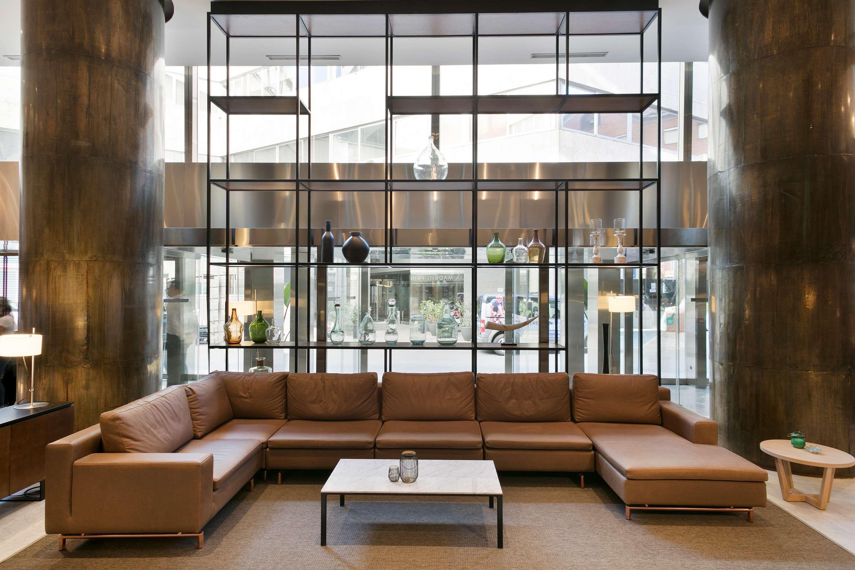 Melia Madrid Princesa Esterno foto The interior of the hotel