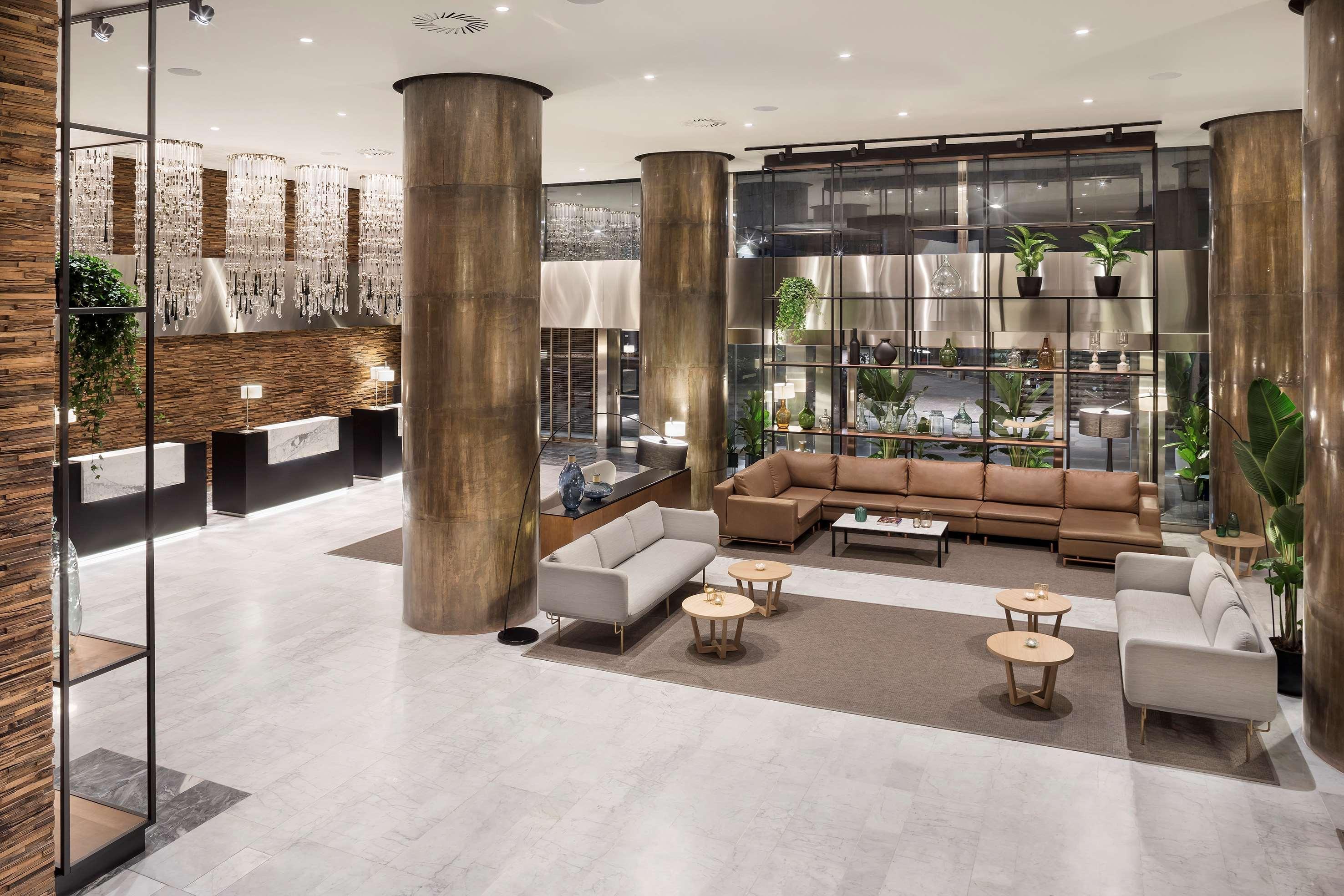 Melia Madrid Princesa Esterno foto The lobby of the hotel