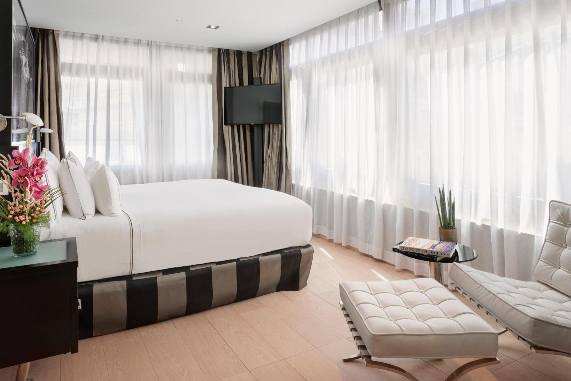 Melia Madrid Princesa Esterno foto A bedroom at the Mandarin Oriental, London