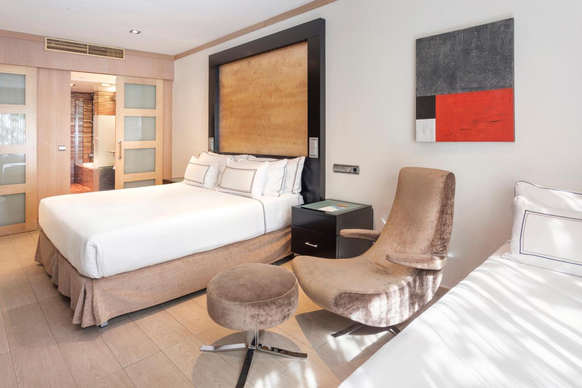 Melia Madrid Princesa Esterno foto A room at the hotel