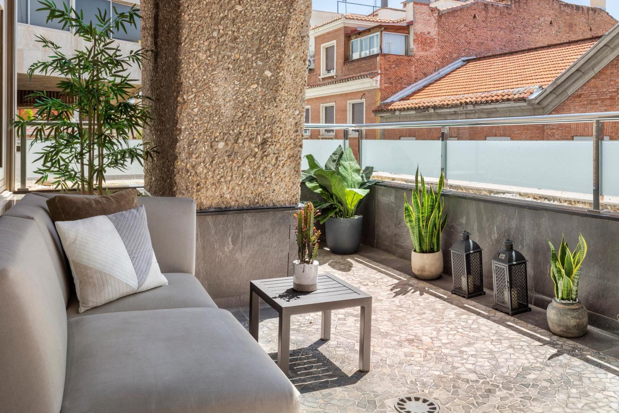 Melia Madrid Princesa Esterno foto A balcony